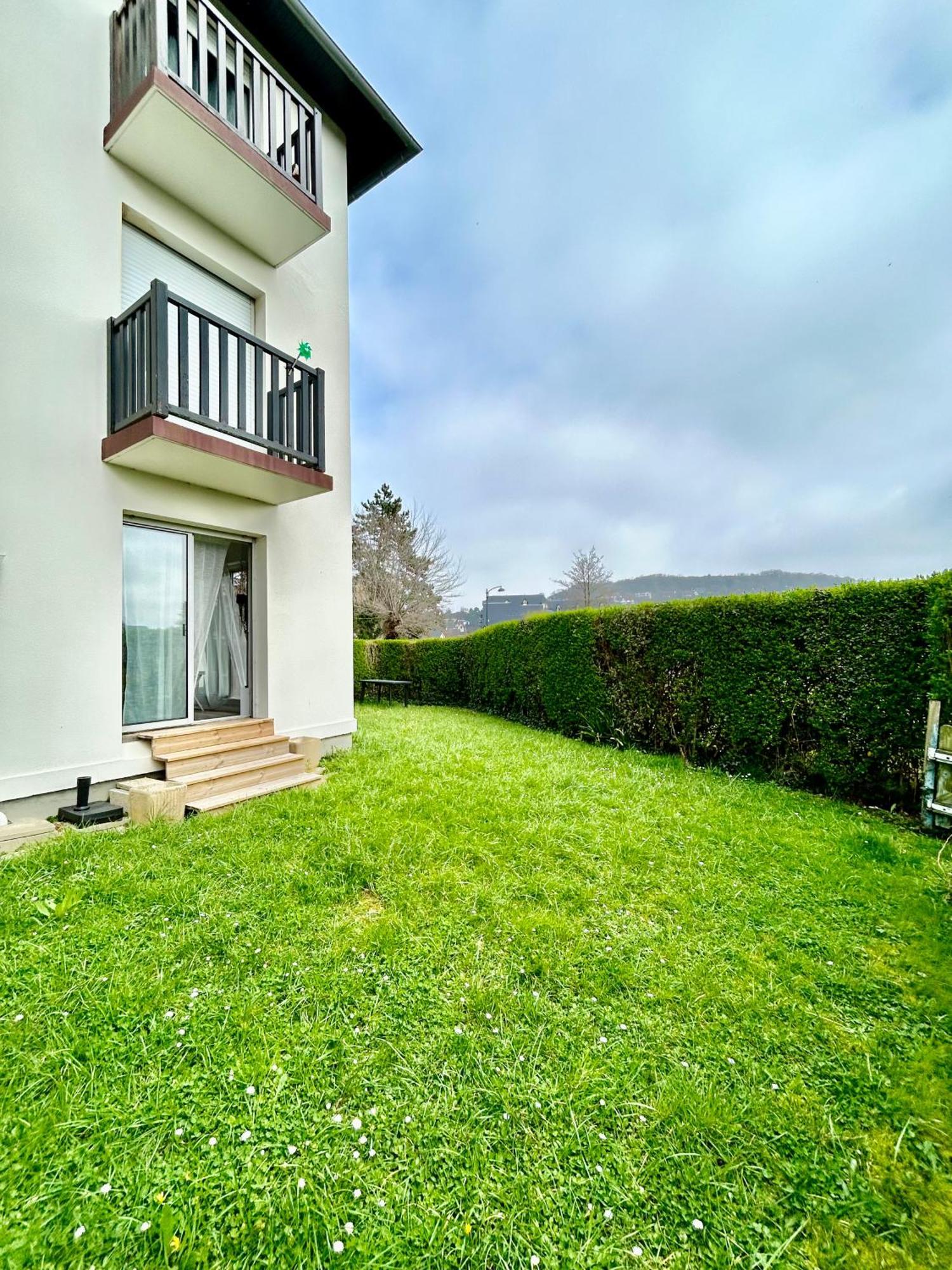 Superbe Appartement Avec Jardin Ensoleille Blonville-sur-Mer Buitenkant foto