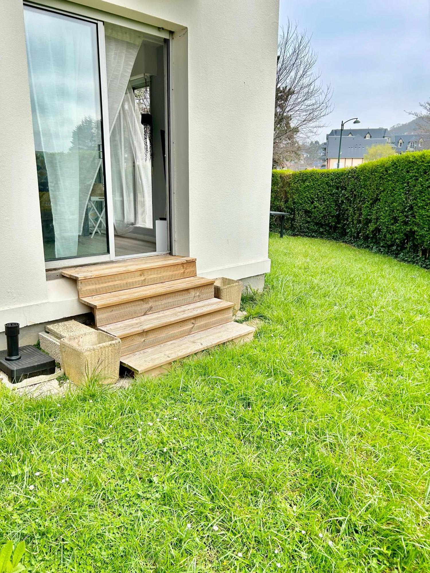 Superbe Appartement Avec Jardin Ensoleille Blonville-sur-Mer Buitenkant foto
